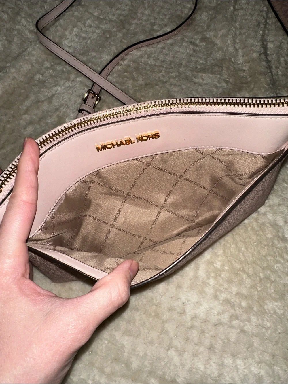 Michael Kors Pink Signature Crossbody with Wristlet Set
